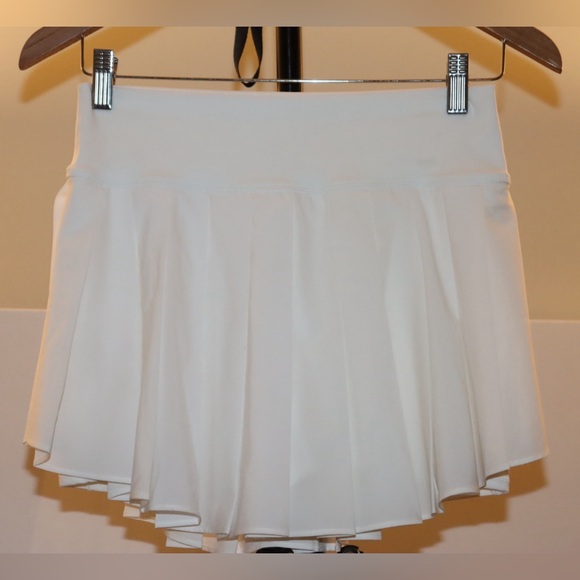 aerie Dresses & Skirts - NWT White Pleated Offline Tennis Skirt Aerie Size M